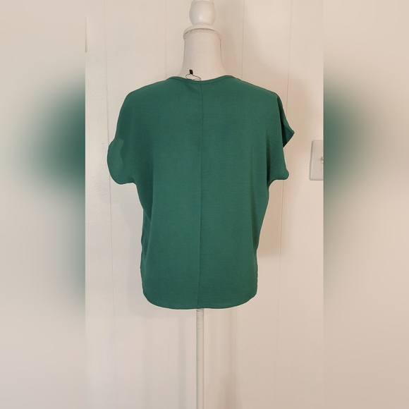 Petite Assembly Top - Picture 3 of 5